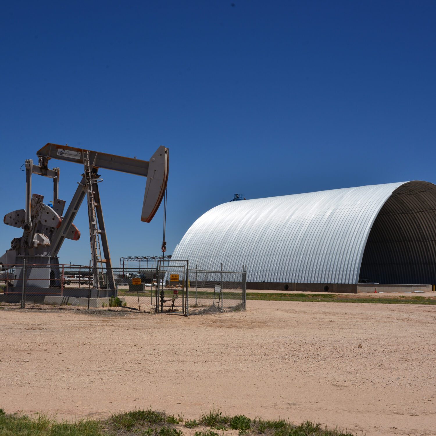 Side view of Qonset